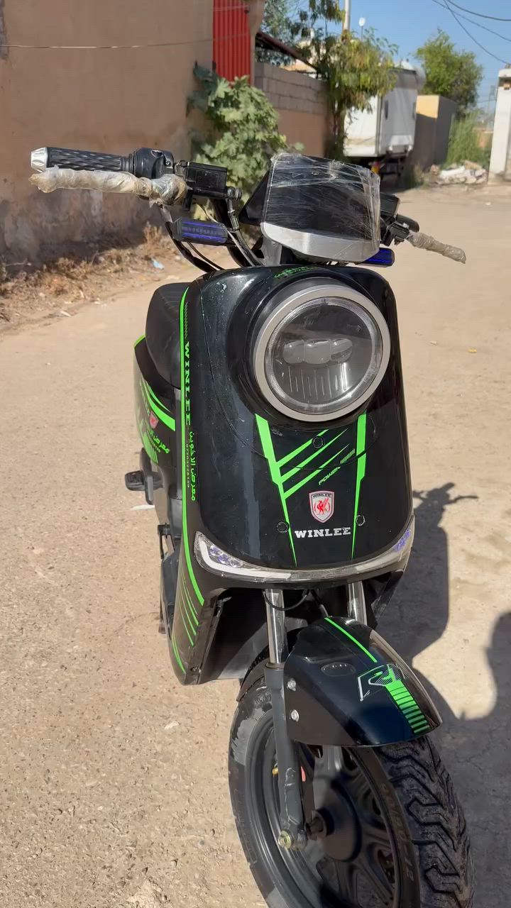 سلام عليكم R11جديده بطاريه بلادي قليل ماشي نظيف كلش شاحنه اصليه قوه الملف ٢٠٠٠٠ Rرجوع ل خلف عدد البطاريات: تحتوي على منظومة من 5 بطاريات كبيرة (تأتي غالباً من شركات معروفة مثل Wanli). مكاني ديالئ تقاطع القدس  رقم تواصل ***********
