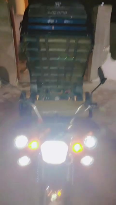 ستوتة شحن للبيع ⚡
السلام عليكم ورحمة الله وبركاته
​معروض للبيع ستوتة شحن بحالة ممتازة وجاهزة للاستخدام فوراً، اقتصادية وعملية جداً للتنقل والعمل.
​📐 المواصفات والتفاصيل:
​الموديل / الماركة: [SUPER SAHAM/2026]
​حالة البدن والشاصي: [مثلاً: جديدة كلش / جديدة كلش / بها خدوش بسيطة]
​حالة الباتريات (البطاريات): [مثلاً: جديدة كلش /  تمشي مسافات طويله كلش/ متوسطة]
​حالة التايرات والشحن: [: التايرات جدد كلش والشاحنة الأصلية موجودة]
​الملحقات والخدمات: [، شاحنة أصلية، قلاب، جاملغات حديد... إلخ]
​✨ المميزات:
​اقتصادية جداً وما تحتاجة بنزين ولا مصاريف زايدة.
​مشي ناعم وبدون أي مشاكل ميكانيكية أو كهربائية.
​جاهزة للعمل والتنقل مباشرة.
​📍 المكان والسعر:
​الموقع: [بغداد / بغداد تقاطع النهروان / يم الفلكه مال التقاطع ]
​السعر: [اتصل على الرقم] (قابل للتفاوض البسيط للجادين)
​للتواصل والاستفسار: [***********]
​واتساب: [***********]
