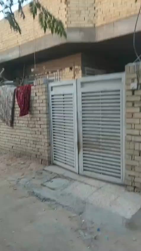 دار البيع مساحه 150
شارع الجواهري طابو زراعي سند 25 تفاصيل لبيت مناور ثنين غرفتين جوه غرفتين فوك صاله مع حمام داخلي واستقبال ومطبخ ولبقيه يمك داخل لمقطع***********
