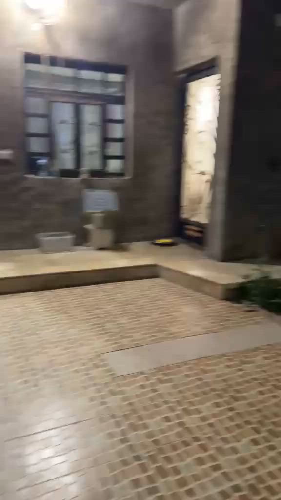 بيت للبيع في مدينه الرمادي منطقه التاميم قرب جسر عمر عبد العزيز منطقه الدواجن قريب على الجسرمكان مميزمن هدوءمنطقه راقيه جدا
مساحه البيت 200 مساحه البناء 165 
ديوانيه مع اصاله مع صحيات داخليه خارجيه مع غرفه مع مطبخ حار بارد في الطابق الارضي 
الطابق الثاني صحيات مع غرفتين 
سعر البيع 200 قابل للتفاوض مع الاثاث 
اثاث كله جديد سبالت عدد سبعه انفرتر جديد 
تفاصيل داخل الفيديو 
*********** البيع بالنقد بدون اقساط
