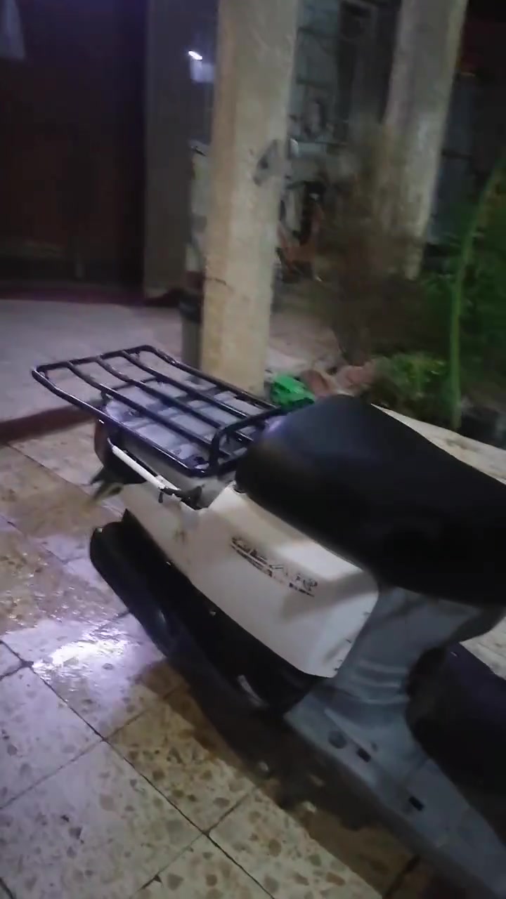 السلام عليكم دراجه بيكم ياماها للبيع دراجه محرك نضيف جدا شغاله سلف وهندر نكره سلف بريكات شغاله كهربائيات كلها شغاله سكن عالي ناصي اشاير كشن جديد دراجه جديده فقط الكفرات الخلفيه الصفاح مسور شويه تايرات ٢جدد العنوان ديالى بعقوبه حي المعلمين *********** متوفر فقط واتساب  السعر ٢٢٥وبيه مجال
