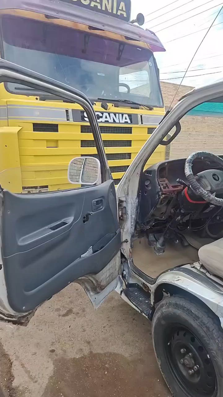 فتون مديل ٩ بسمي نكليزي
***********
مكينه كير اكسل خير منالله 
سياره شعار بل تكمه مذكور بل سنويه 
شاصي صفحت اليمنه معمر بس مطاك سعر ٣٨ ا
او مراوس بتكسي

