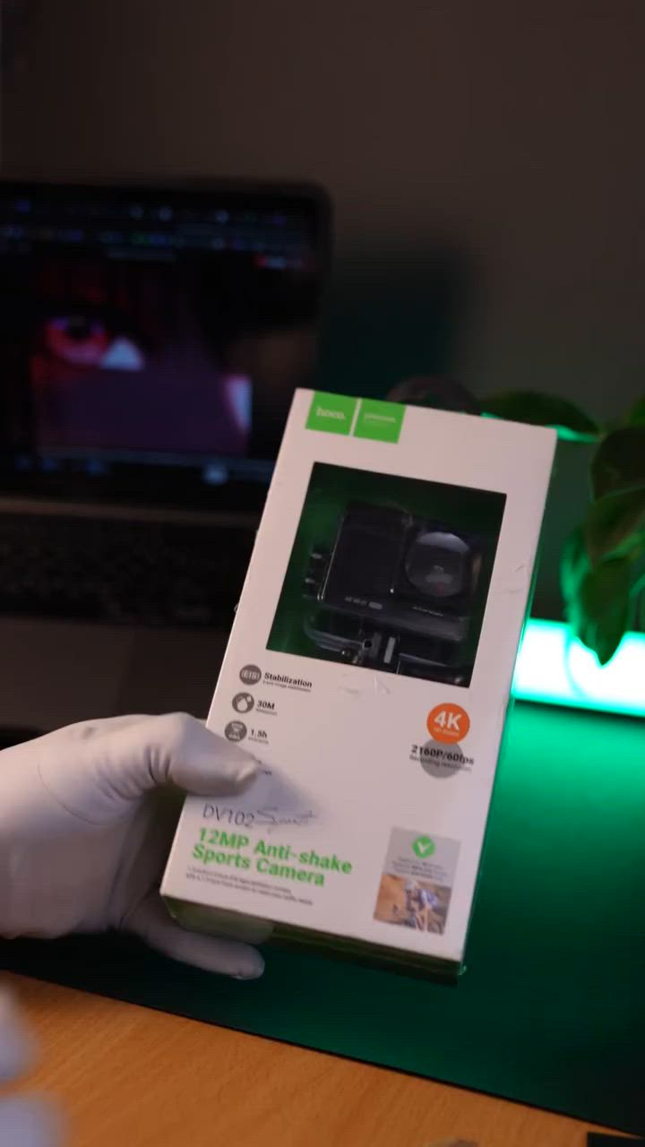 كاميرا أكشن 4K احترافية للتصوير الرياضي والمغامرات
كاميرا أكشن صغيرة الحجم وخفيفة الوزن، مصممة لتوثيق اللحظات بجودة عالية أثناء السفر، الرياضة، ركوب الدراجة، السباحة، والأنشطة الخارجية. تأتي بدقة تصوير تصل إلى 4K مع مستشعر Sony 12MP، وتدعم التثبيت الإلكتروني للصورة مع جيروسكوب سداسي المحاور لتقليل الاهتزاز أثناء الحركة.
توفر الكاميرا شاشة IPS لسهولة التصوير، مع زاوية تصوير واسعة 150° تلتقط مساحة أكبر من المشهد. كما تدعم الاتصال عبر Wi-Fi والتحكم من خلال التطبيق، بالإضافة إلى منفذ Type-C وبطارية قابلة للإزالة.
المميزات

تصوير فيديو بدقة تصل إلى 4k / 60fps

مستشعر Sony 386 بدقة 12MP

دعم تصوير الصور حتى 20MP

شاشة أمامية 1.3 إنج وشاشة خلفية 2.0 إنج

زاوية تصوير واسعة 150°

تثبيت إلكتروني للصورة مع مانع اهتزاز 6 محاور

دعم Wi-Fi والتحكم عبر التطبيق

مقاومة للماء حتى 30 متر باستخدام الغلاف المقاوم للماء

بطارية قابلة للإزالة بسعة 900mAh

مدة تشغيل تصل إلى حوالي 1.5 ساعة

تدعم بطاقة ذاكرة TF حتى 128GB

تدعم اللغة العربية و21 لغة أخرى

تأتي مع مجموعة إكسسوارات كاملة للتثبيت والاستخدام المتعدد

الاستخدام المناسب
مناسبة لتصوير الرحلات، ركوب الدراجات، السباحة، التخييم، الفلوقات، التصوير الرياضي، وتوثيق اللحظات اليومية بجودة عالية وحجم عملي يسهل حمله.
محتويات العلبة
كاميرا أكشن، غلاف مقاوم للماء، قاعدة الغلاف، إطار خلفي، حامل دراجة، حامل خوذة، حامل إضافي، محول، شريط Velcro، ملصقات 3M، كابل، وبطارية.
ملاحظات مهمة
بطاقة الذاكرة غير مرفقة مع المنتج. مقاومة الماء تعمل فقط عند استخدام الغلاف المقاوم للماء.


**إذا كنت صاحب هذا الإعلان وتريد حذفه لأي سبب، رجاءا أرسل رسالة إلى الدعم الفني**