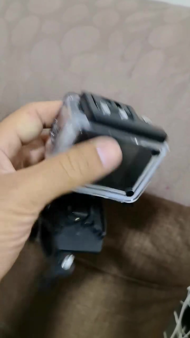 هذه الكاميرا هي كاميرا حركة (Action Camera) تأتي مع غطاء مقاوم للماء مناسب للغوص والس
هذه الكاميرا هي كاميرا حركة (Action Camera) تأتي مع غطاء مقاوم للماء مناسب للغوص والسباحة.تتميز الكاميرا بدقة فيديو Full HD 1080P وشاشة LCD بحجم 2 بوصة.تتضمن المجموعة ملحقات لتثبيت الكاميرا على الدراجات أو الخوذة.تدعم بطاقات ذاكرة Micro SD لتخزين الصور والفيديوهات. سعر مع توصيل قفل 15الف
رقم الجوال ***********
