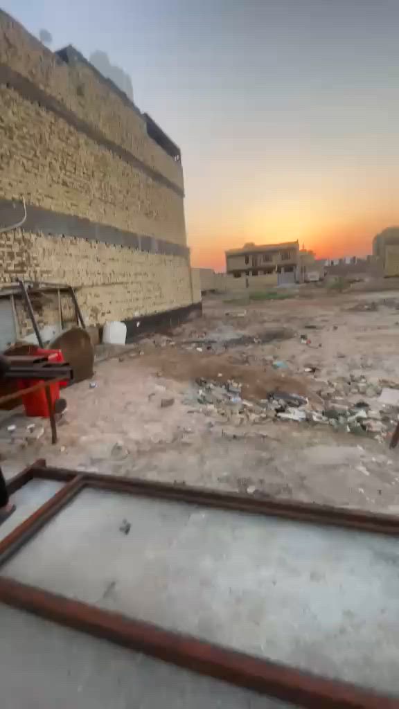 200 متر بتقاطع العلويه شريفه بمجمع ام خالد بسعر مناسب
***********
