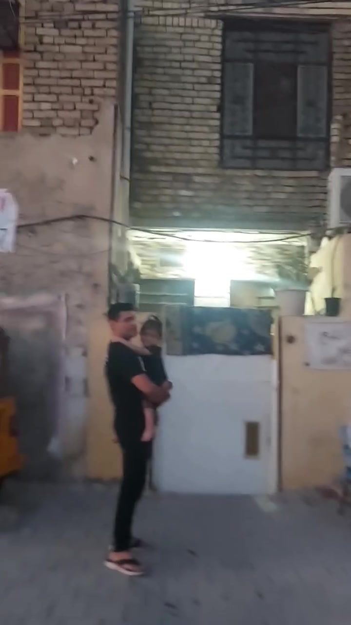 دار بيت طابقين بناء قديم ثلاثه غرف وحمام ومطبخ الطابق الأرضي وثلاثه غرف وحمام ومطبخ الطابق الثاني في قطاع ٤٥ شارع ٦٠ المساحه ١٤٤ وبأسمي للإستفسار الاتصال ***********
