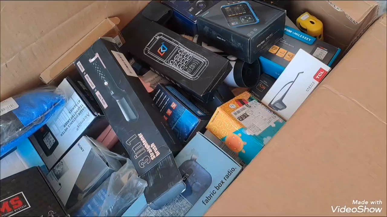 بسم الله الرحمن الرحيم
محل للبيع........
الموقع .فلوجة.الجمهورية مقابل معمل سفنج الفلوجة
مساحة المحل الوجة 3متر والنزال 5متر
سقف ثانوي وخط مولد وكهربائيات جاهزة رفوف وسلات ومكتب وكرسي
وعارضات ومبردة ام الدكت ايجار المحل من ابو الملك 150الف
المحل فيه بضاعة منزلية وكهربائية وعدد ومواد امزون تحتوي على اجهزة متنوعة
كهربائية وطبية وكثير من المواد


**إذا كنت صاحب هذا الإعلان وتريد حذفه لأي سبب، رجاءا أرسل رسالة إلى الدعم الفني**