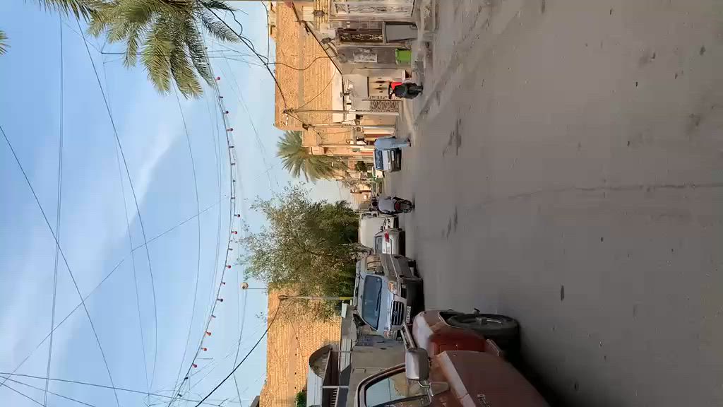 المساحة ٢٠٠ متر وجه ١٠ نزال ٢٠
بناء السبعينات 
الموقع..حي الجوادين داخل فرع انشائية سيد يونس 
للاستفسار ‏‪***********‬‏
