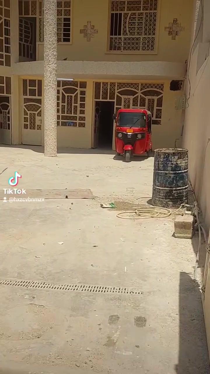 سلام عليكم
بيت للبيع مساحة 400 متر مكاني بغداد 
جاهز ماي كهرباء خدمات مكاني بغداد بلديات قرب مدرسة تقلب 
السعر عل انتصال 
***********
