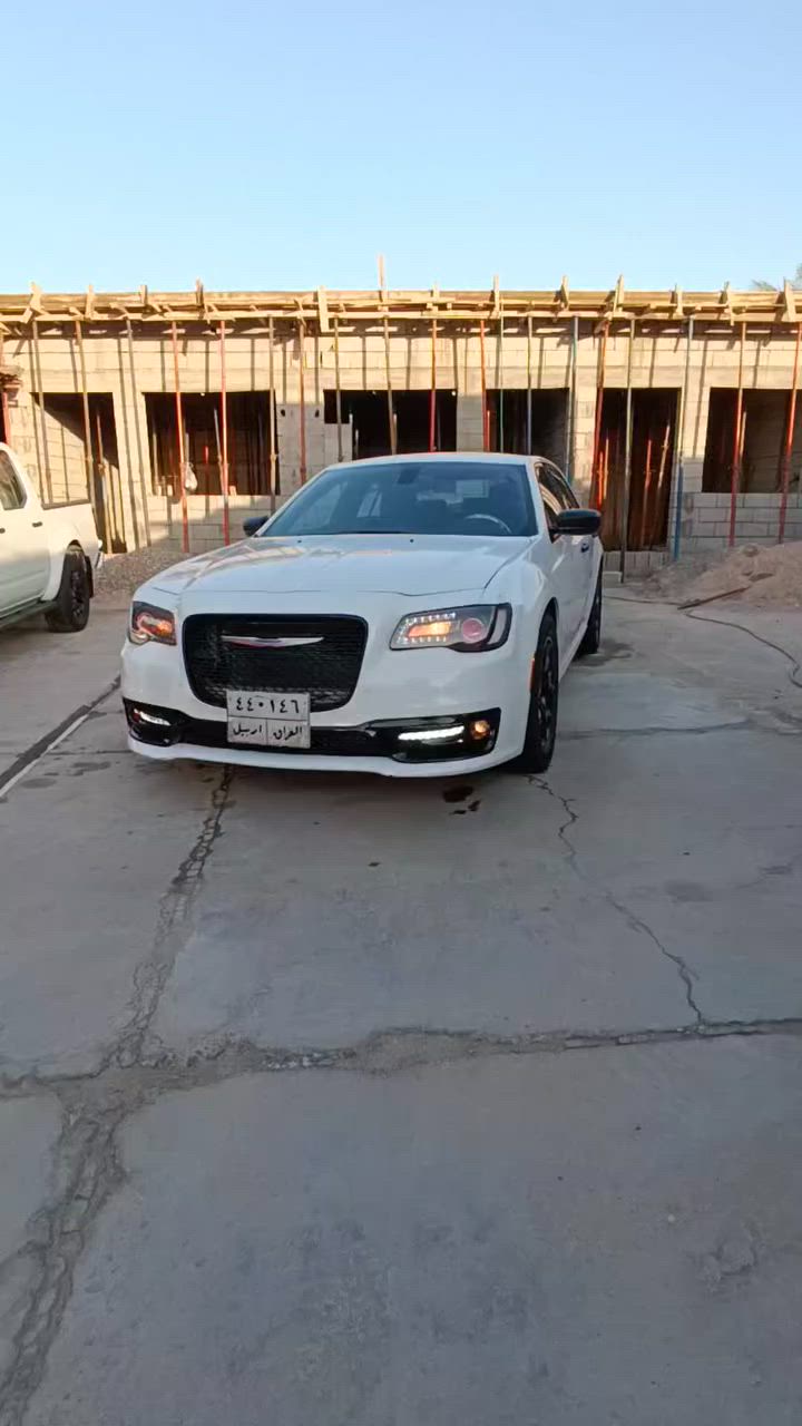 السلام عليكم
كرايسلر S300 موديل 2016  وارد امريكي بيها جاملغ وبنيد ولغد مبدل
وشويه بارد بجاملغ الخلفي سياره S فول مواصفات معروفه مواصفاتها بس بانوراما مابيها دمام بصندوك كشن حضن كشن كهربائي تدفئه ويل 18 وتخم تاير مكينه 3.6 مكينه وكير وحداده بلكارتون سياره جديده وحلوه لايت عدسه زرع عين حمره شرط نهار رقم اربيل سنويه منتهيه 
مكان السياره البصرة 
السعر 149 قفل بيها فقط حق جيه
 تفاصيل اكثر اتصل على رقم بي واتساب واتصال ***********
