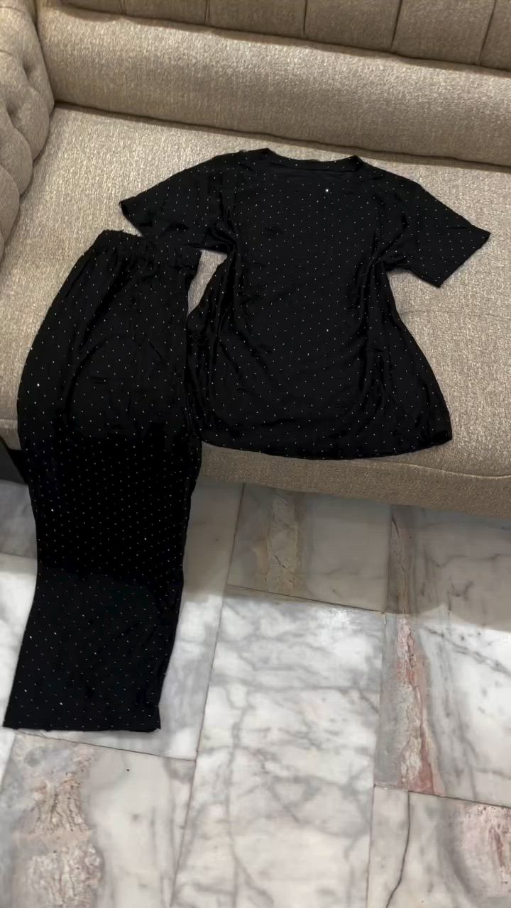 تراك فانيلة قطن ستراس 🖤
فري سايز يلبس من وزن 30 لحد 70
سعر 12 الف 🔥

#ملابس #محرم #اكسبلور #ملابس_نسائيه


**إذا كنت صاحب هذا الإعلان وتريد حذفه لأي سبب، رجاءا أرسل رسالة إلى الدعم الفني**