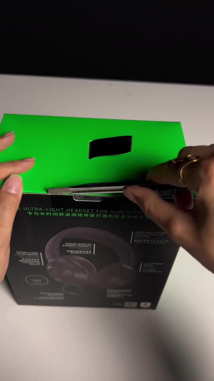 🎧 سماعة الألعاب Razer Kraken X Standard Edition 🎮
 صوت قوي وواضح
✅ تصميم خفيف ومريح لساعات طويلة
✅ مايكروفون عالي الجودة لعزل الضوضاء
✅ مناسبة للـ PC وPlayStation وXbox والأجهزة الأخرى التي تدعم منفذ 3.5mm
✅ جودة Razer الأصلية لعشاق الألعاب
💰 السعر: 30,000 دينار عراقي فقط
📩 للحجز والاستفسار راسلنا عبر صفحة سوق الدار أو اتصل على: ***********
