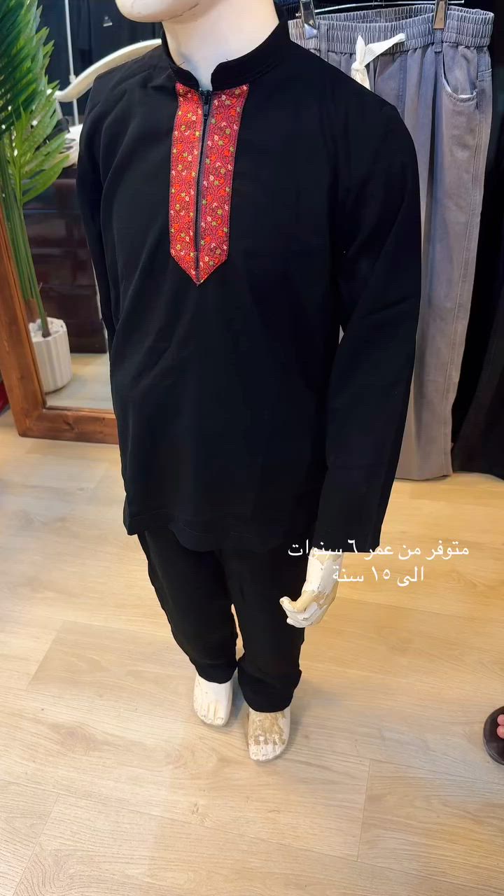 أزياء مصطفى عزت الشارع الجديد مقابل كوفي ليالي الشام ***********
