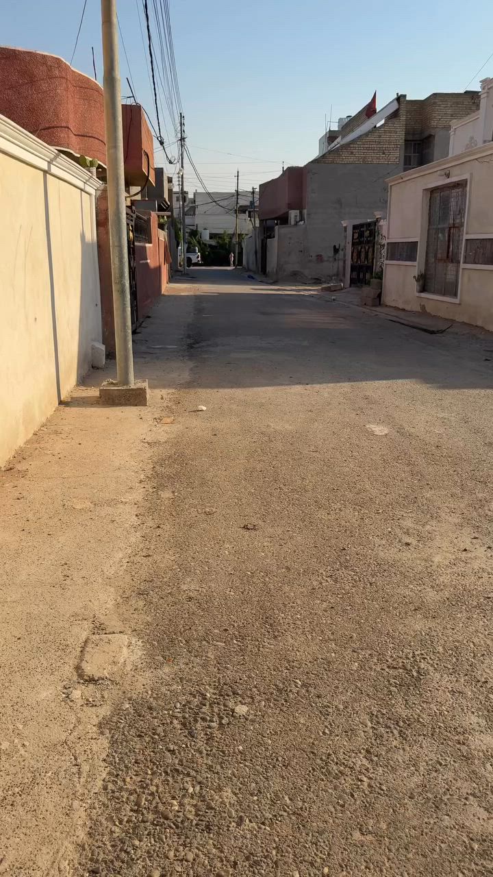بيت للبيع طابو زراعي سند 25 اربع غرف نوم خدمات كاملة المساحه 180م وجه 12 السعر 95 وبي مجال الموقع بوب الشام قرب كاع حجي رمضان للستفسار 
*********** 
مكتب الجود للعقار
