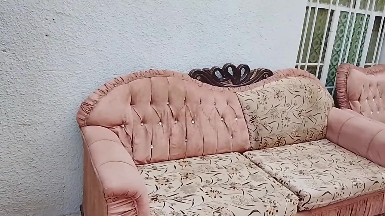 تخم ملكي نضيف جدا مرتب مابي أضرارا نضافه 85٪ يتكون١٠نفرات . إسفنج منفضل تسكام التخم . مكاني بالقاسم السعر ١٥٠وبلاس ***********
