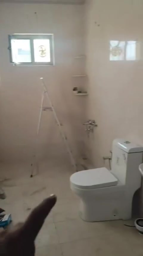 شقه الايجار حي الجامعه طابق ثاني نظيفه جدا موضح كلشي بالفديو سعر الايجار 800الف الاستفسار مكتب ***********
