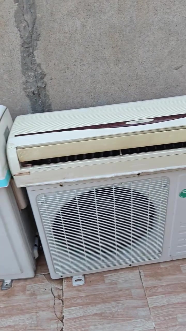 فرصة ذهبية لا تعوض! ❄️🔥 متوفر سبالت للبيع بحالة النظافة التامة (استخدام نظيف جداً)، وبسعات قوية تتراوح من 1ونص طن إل2 طن لتبريد مثالي وأداء عالي! لا تفوتوا الفرصة، وللتواصل والاستفسار يرجى الاتصال فوراً على الرقم: ***********
