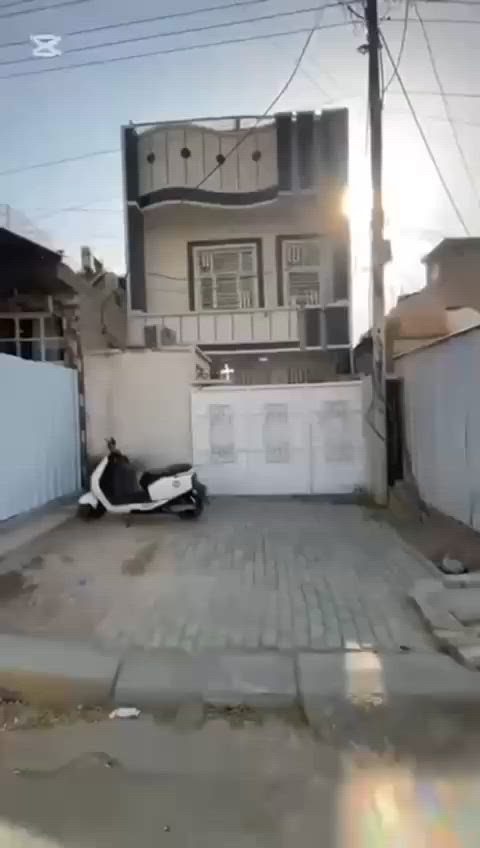 سلام عليكم ورحمه الله وبركاته بيت البيع بغداد الحسينيه جريخي طابو صرف مقابيل مطعم جكن اوسلو على سايدين مباشر مساحه البيت 100م قاطين كل الخدمات مي كهرباء تبليط مقرنص البيت قاطين طابو صرف  سعر115وبي مجال***********
