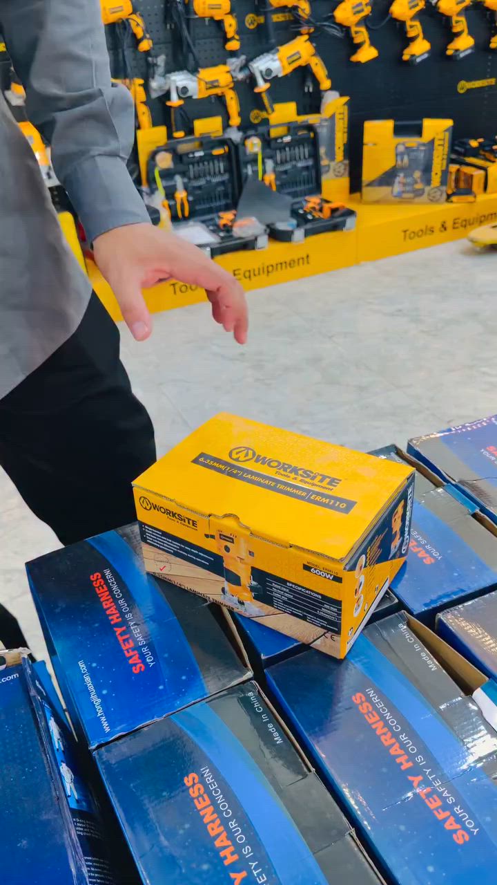 🔥💛 دقة احترافية… وتشطيب مثالي بكل سهولة🔥💛

فريزة نجارية 600واط WORKSITE ERM110 هي الخيار الأمثل لإنجاز أعمالك بدقة عالية ونتائج احترافية.

✅ قدرة قوية 600 واط
✅ سرعة دوران تصل إلى 32000 دورة/الدقيقة
✅ مقاس كولت 6.35 ملم (1/4”)
✅ تصميم مريح وخفيف لسهولة التحكم
✅ مناسبة لتشذيب الحواف، الحفر، والنقش على الخشب

💪 أداء ثابت وجودة عالية تلبي احتياجات المحترفين والهواة.

📍 متوفرة الآن لدى شركة أحمد الشيخلي 
      لأدوات البناء- العدد اليدوية 

للحجز والاستفسار الاتصال على الرقم التالي:
📱***********
📱***********

العنوان/ ديالى ــ بعقوبة ــ مقابل ثانوية الجواهري ــ مجاور مطبعة القلم

#اكسبلور #تفاعل #tools #خصومات #explore #معدات_ورش #أحمد_الشيخلي #دريل_شحن #عروض
