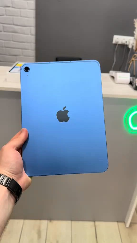 ايباد  iPad 11 A16
 السعة: 128 GB
 اللون: ازرق
🔋 البطارية: 100%
✨ النظافة: 100% ولا توجد أي ملاحظات.
📦 الملحقات:
- الكارتون الأصلي
- كابل الشحن ع حطته بل كارتونه
_ كفر دفتري
 السعر: 475 سعر جديد 560
📍 العنوان: بغداد الحسينية 
📲 للتواصل ***********
