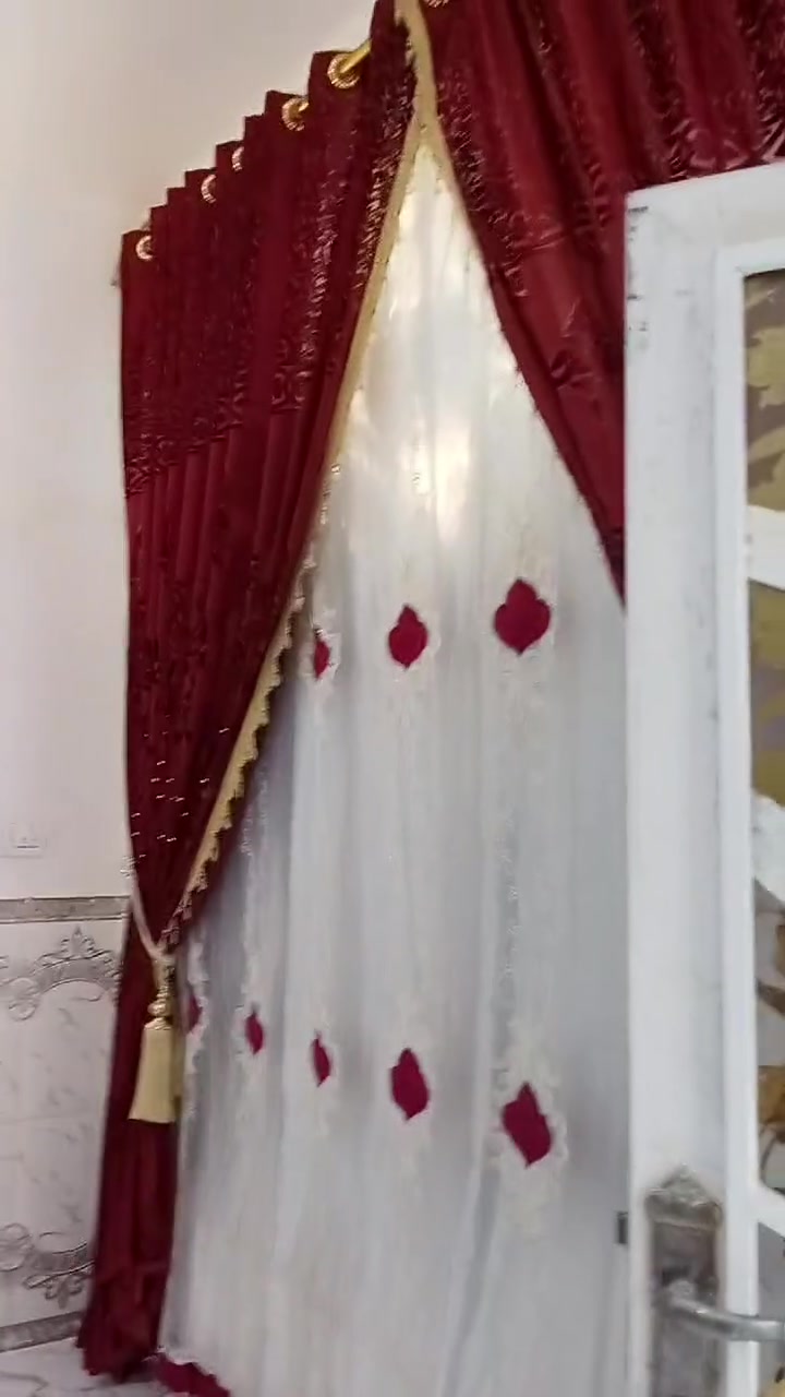 عنوان البيت حي الحكيم قرب محطه الواسطيبناء طابوق السكف صب مسلح البيت كامل سعره 67 وبي مجالمساحته 240سيد هادي***********
