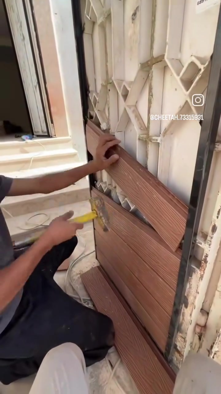 مستعدون لتغليف الابواب القديم بديل الخشب مقاوم للحراره ومياه الامطار مكان ذي قار حي اور ***********
