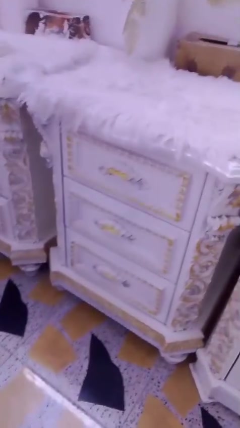 سلام عليكم قرفه البيع خسب كويتي مستعمله قليل 
مكاني لبصره لحيانيه لشراي يجي خاص واتساب 
***********0)رقم لثاني ‏‪***********‬‏  
مستعجل على لبيع لشراي يجي 
السعر مليون و200
ملاحضه لقرفه جيده زلق مابيه
