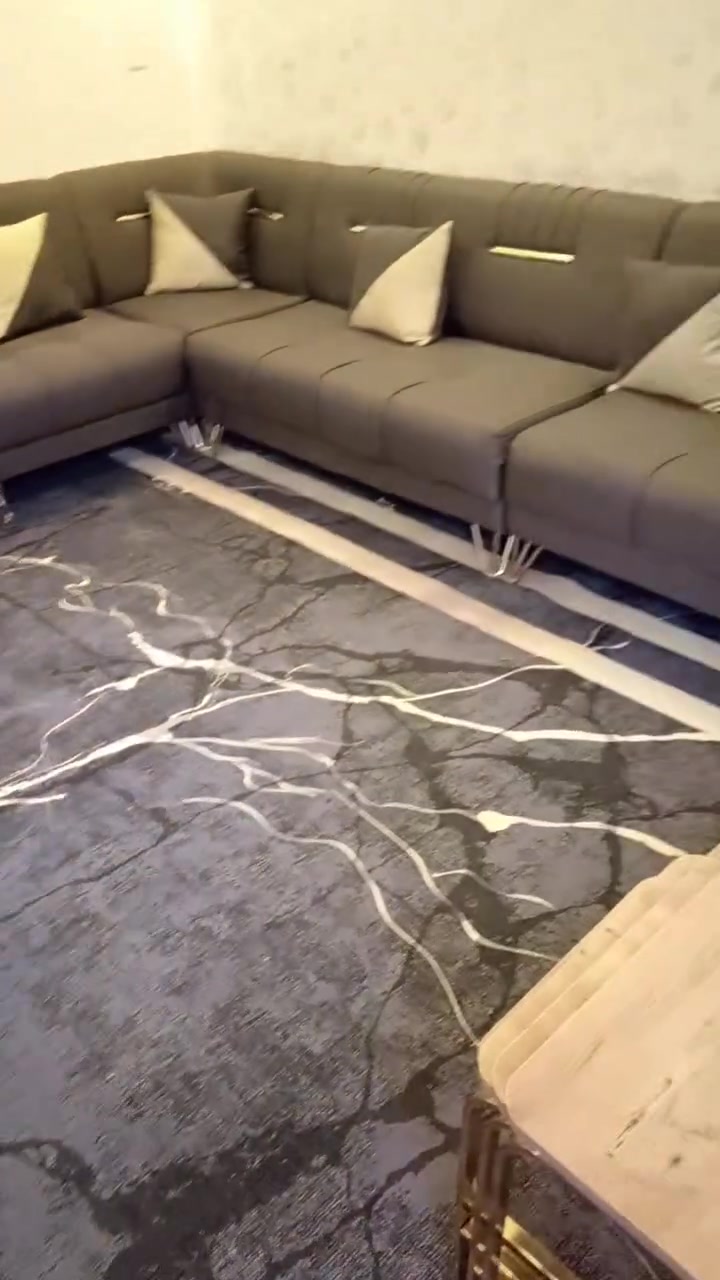 بيت للأيجار مساحته ٥٤ متر بالأربع شوارع بنهايه فرع أزيا عبود ايجاره ٤٠٠ قفل لعائله صغيره اني صاحب البيت يعني بدون دلاليه للاستفسار على هذا الرقم
***********
