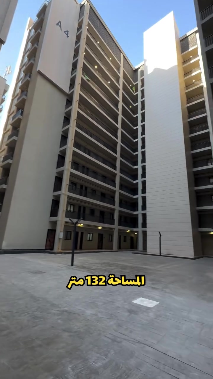 شقة للبيع في مجمع حي السلام السكني
جميع التفاصيل مذكورة في الفيديو . 
للاستفسار : ***********
