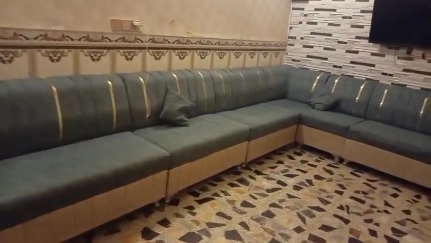 ديؤان 12مقعد للبيع ليريدة يتصل ع هذ لرقم ***********ولعنوان بغداد لرشاد قرب لقاعدة
