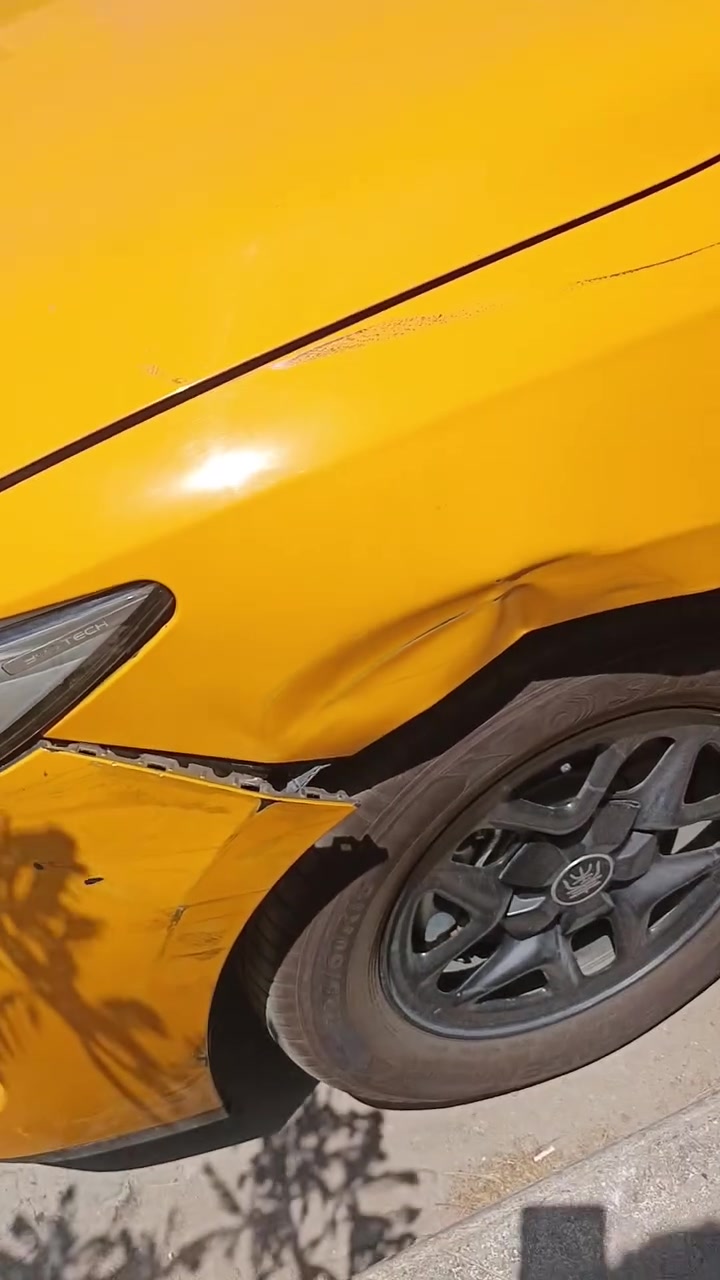 السلام عليكم BYD qin plas 2025 رقم بغداد بأسمي حره تحويل مباشر مكاني كربلاء السياره بس هاي الطعجة بيها بالچاملغ جهه السايق وعفتها على وضعها سياره لون سلفر مصبوغه تكسي داخله للعراق تكسي ماشيه المشي الكلي 18الف  (hev 6000) و(ev  12000) 
للاستفسار الاتصال ع رقم ***********
