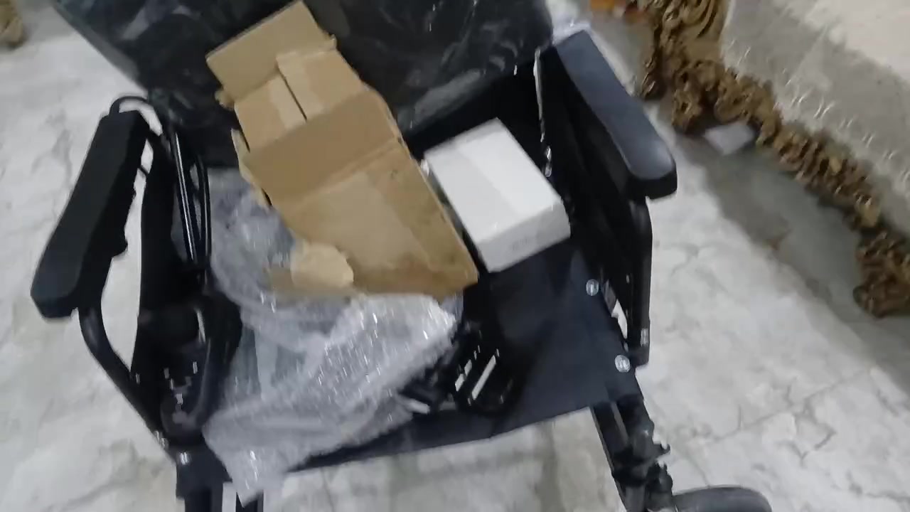 كرأسي كهربائيه جديده بالكارتونيطبك وصير بالسياره الشراي يتصل بغداد  سعره ٥٥٠الف  نوع  تركي.  ***********
