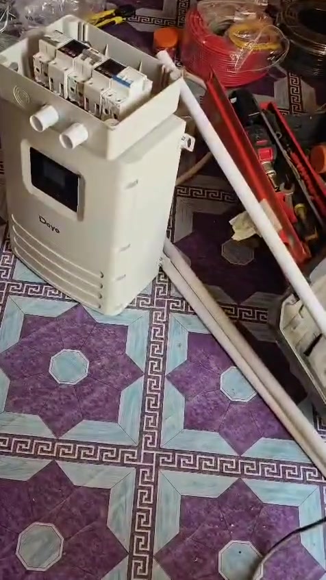 تنوية: بالتعاون مع معرض مقداد الميالي
يوجد لدينا خدمة الأقساط المريحة لموظفي ومتقاعدي مصرف الرافدين
💳 أقساط من 10 أشهر لغاية 36 شهر حسب اختيارك

*🌞 تمّت وبحمد الله 🌞*  
*📍 محافظة الديوانية - قضاء غماس*  
*تنصيب وتشغيل منظومة جديدة اليوم*

---

*💎 منظومة بمواصفات عالية الجودة - الأفضل في السوق 💎*

*⚡ مواصفات المنظومة:*
🔆 *القدرة:* 10 أمبير نهاري + 5 أمبير ليلي لمدة 4 ساعات بالتناوب مع الوطني  
☀️ *الألواح:* 6 ألواح Philadelphia أصلية - قدرة اللوح 600 واط  
⚙️ *الإنفرتر:* Deye Off-Grid بقدرة 6 كيلو واط  
🛡️ *الحماية:* IP65 - ضد الغبار والماء  
🎁 *الضمان:* 5 سنوات كاملة  
🔋 *البطارية:* Dyness العالمية - ليثيوم 5 كيلو واط  
🎁 *ضمان البطارية:* 5 سنوات  
🔌 *بورد حماية:* متكامل من أفضل المناشئ العالمية

*👷 التركيب:*  
شغل هندسي دقيق واحترافية 100%  
🚚 *كوادرنا تعمل بجميع المحافظات*  
⏱️ *صيانة خلال 48 ساعة* في حال حدوث أي خلل بالمنظومة

*👑 صاحب المنظومة الطيب:*  
*أبو محمد - جبار حسين آل سعيد* 💚  
*🎉 ألف مباارك 🎉*  
نهنئك بهذا التحول الذكي للطاقة النظيفة والمستدامة

 للاستفسار والحجز تواصل معنا الآن ***********
***********

*#الطاقة_الشمسية #الديوانية #غماس #منظومة_شمسية #اقساط_الرافدين #كهرباء_بدون_انقطاع*
