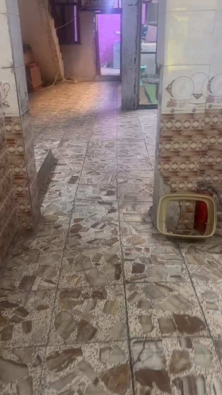 دار لبيع مال امانه 200متر اصولي وليس تجاوز يحتوي عله 8 غرف شارع شيخ معروف قرب معرض الرافدين من جهت الشارع لستفسار ***********
