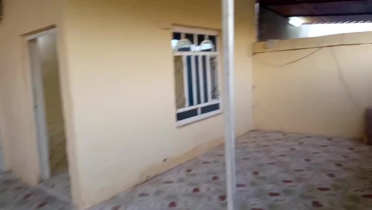 السلام عليكم بيت للبيع في حي فهمي صاد على حي المهندسين صاد علبزل البيت جاهز على أخر حبايه  للستفسارعلى رقم ***********

