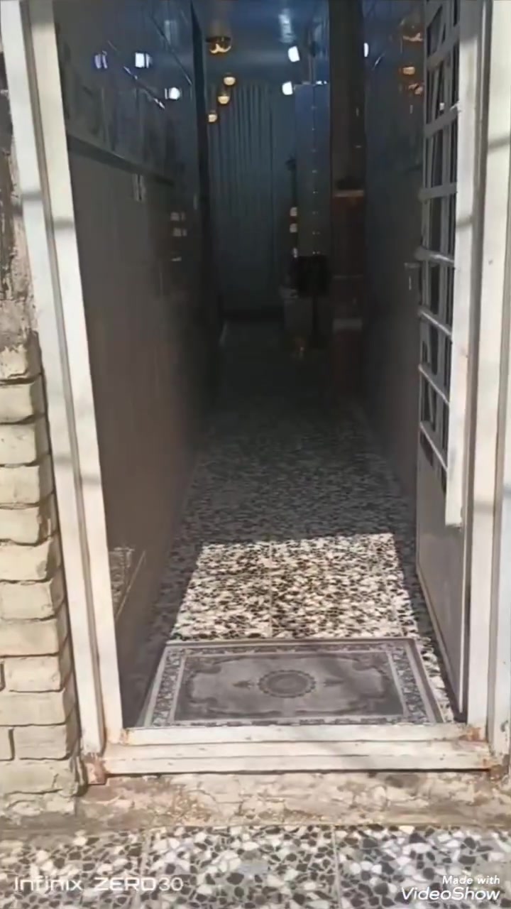 /// على بركة الله تعالى ///
بيت طابو زراعي للبيع 
المساحة// ١٠٠متر  (٥متر×٢٠متر)
التفاصيل البيت// طابقين 
الطابق الاول //مطبخ  واستقبال وصالة وصحيات عدد٢
الطابق الثاني//٢غرف نوم وصالة وصحيات وبيتونة والسطح
الخدمات كاملة// تبليط ومجاري وماءو كهرباء
العنوان //الزعفرانية.  الاربع شوارع .. مقابل مدرسة التحدي..زراعي حجي جعفر
السعر// ١٥٥مليون قابل للتفاوض
للاستفسار مراجعة مكتب دلالية المصطفى للعقار الزعفرانية الاربع شوارع خلف ماركت اللؤلؤة مجاور أسواق القبس اوالاتصال او مراسلة واتس اب ***********او***********

