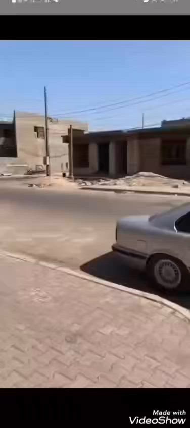 بيت للبيع هم منطقة هدوء وهم سعره مناسب وهم منطقة قربها مدارس وخدمات كامله وشارع مالته عريض ٢٠ متر تفاصيل البيت منطقة حي ١٨ شارع ٢٠ يسمونه شارع الشهيد شيخ جاسم الخالدي رقم الدار ١٥٦٦ مساحته ١٥٠ متر بي ٤ غرف نوم واستقبال ومطبخ وحمام خارجي وداخلي قاطين البيت بي نواقص بسيطه لبخ واجهيه وبيتونه وطارمه كاشي داخل بيت سيراميك ومرتب بناء صبح القاط الأول طابوك والقاط الثاني فرمستون سيارة تدخل بالطارمه لان جبير واذا اكو مراوس شقه بالقادسيه او قطعة او بيت زراعي مع وجود الفرق نتفق ان شاءالله والي يريد تصوير البيت يراسل ابو بيت واتساب ويدزله تصوير البيت موقع جدا راقي ومناسب السعر او للأستسفار الاتصال على الرقم ***********
