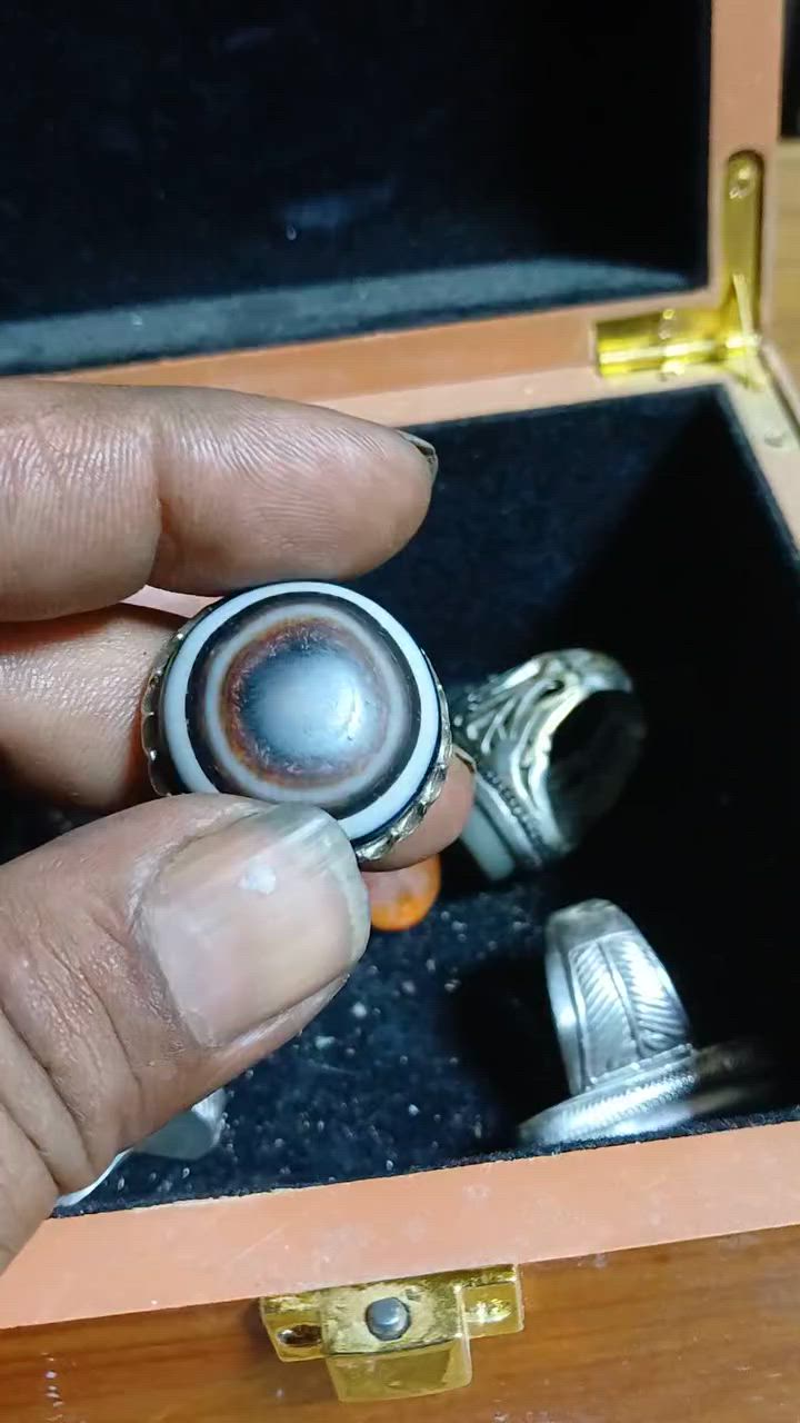 السلام عليكم ٦ محابس قديمه يمانيه سعر خاص مكاني بغداد


**إذا كنت صاحب هذا الإعلان وتريد حذفه لأي سبب، رجاءا أرسل رسالة إلى الدعم الفني**