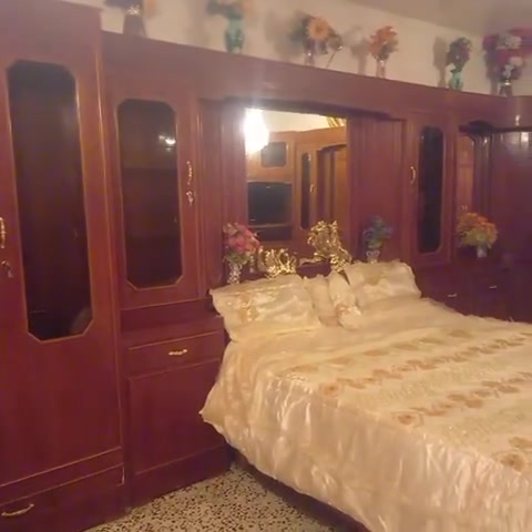 غرفة نوم احطاطه مسخدمه شي قليل صاحب الغرفه اخذ بيت ثاني وأثاثه كامل ويريد يبيعها بمليونين و750 وبيها مجال بسيط المكان الانبار الرمادي للاستفسار اكثر يرجى التواصل معى صاحب الغرفه ***********
