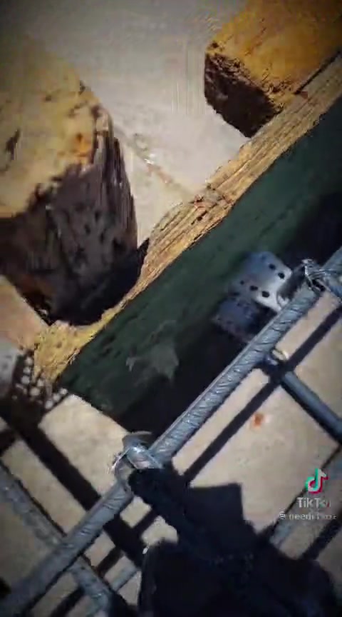 *🏢 تسليح سقوف دنك وجسور باحترافية -
   
تسليح فقط - الموصل وضواحيها 

شوفوا شغل التسليح... شبكة حديد موزونة وتربيط على الأصول  
نشتغل: 
- سقوف دنك - سقوف عادية - جسور - أساسات
- 
- شغل بيوت ومحلات وعمارات

*للاتصال واتساب: ************  
"لا تدور وراه... شغل من الآخر"
