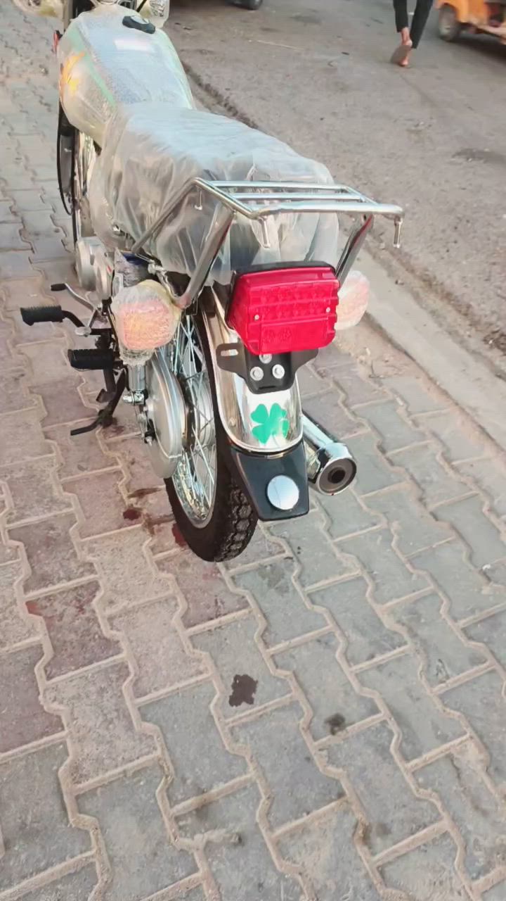 سلام عليكم دراجه اربعه كير
مديل 27 أول تبديله مال دهن لها
كهربائيات كلها شغاله ومكفوله كفاله عامه 
السعر 750 وبيها مجال بسيط العنوان كربلاء
الرقم ***********
