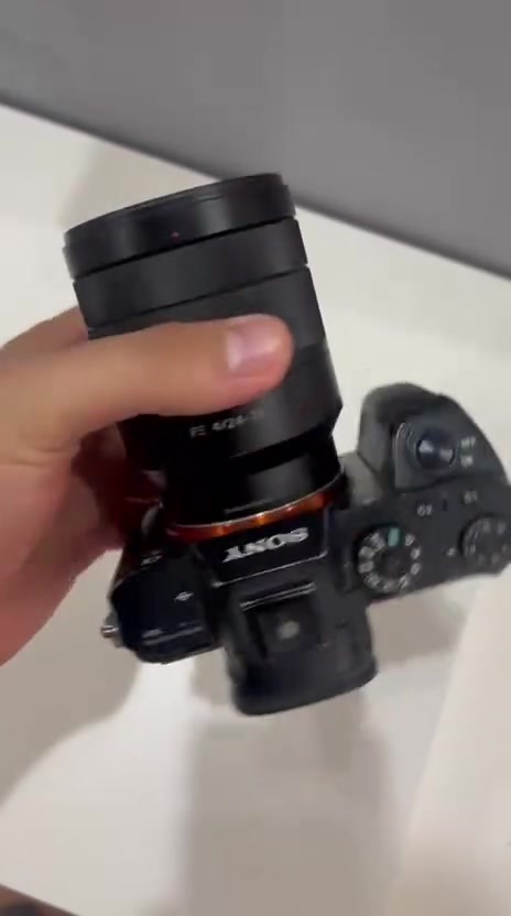 🔥 للبيع | باكج تصوير احترافي
📸 Sony A7R II
🔹 فل فريم بدقة 42.4MP
🔹 تصوير 4K
🔹 مثبت داخلي 5 محاور
🔹 تدعم مايك خارجي
🔹 شاشة متحركة

📷 عدسة 24-70mm f/2.8
✅ مناسبة للفيديو، الإعلانات، البورتريه، والتغطيات.

🎥 Ronin-S
✅ جيمبل احترافي بثبات ممتاز، جاهز للاستخدام.

📦 جميع المعدات بحالة ممتازة، استخدام شخصي وخفيف، وأغلب الاستخدام كان تصوير فيديو فقط.

💰 البيع للكاملة (الكامرة + العدسة + الرونين).

سبب البيع: التغيير إلى عدة أخرى.

📩 للاستفسار أو معرفة السعر، راسلني خاص. ***********
