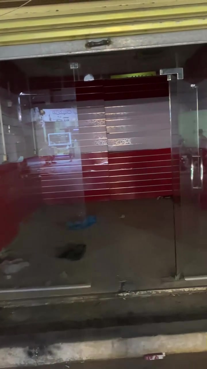 السلام عليكم 
مكلف بل نشر محل للايجار الكمالية شارع الجامع قرب السوق 
 ***********
