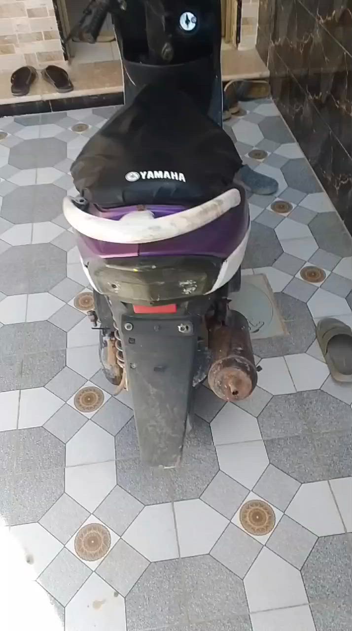 دراجه ناريه ماكد عدله نضافه وشلعه تشلع الكاع شلع طياره نضافه الدراجه مناقصه كل شي بس سلف وبراغي تضب الصالنصه فقط السعر ٢٧٥٠٠٠ وبيهه مجال للشراي مكان حله جمعيه الرقم ***********
هسه شغلة السلف والبراغي بس لو بيها أي عطل ثاني بالمكينة أو الكهربا؟: 
والكعربائيات كلهه سليمه بس الكلبسات مجرد تشدهن 
وين مكانك بالضبط بحلة الجمعيه؟ وتقبل تبديل لو البيع كاش فقط؟: 
مراوس وكاش 
