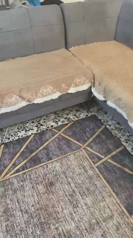 سلام عليكم ديوان للبيع بعده جديد مثل ما موضح بفديو رجلين ثنين طاكات سعر ١٥٠ وبي مجال لاستفسار اتصال او واتساب ***********

