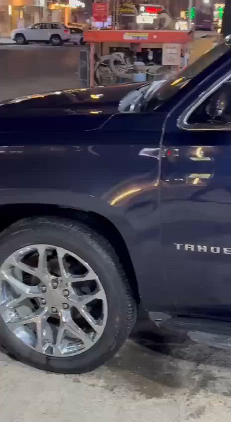 السلام عليكم 
تاهو 2019 
موصفات LtZ
فول مواصفات 
حادثها خفيف جداً موجود بالصور 
سعرها 310 وبيها مجال للطيبين 
مكاني بغداد حي العامل 
رقم الهاتف ***********
