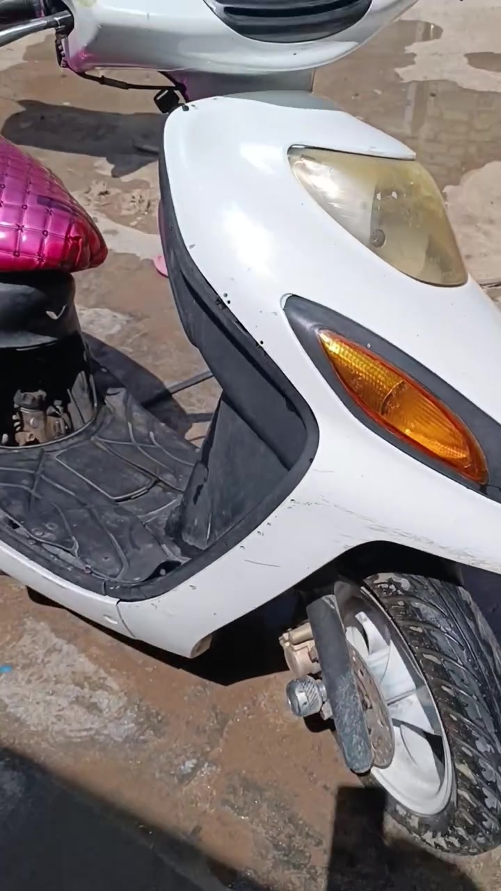 دراجه دولفين فحل تايرات جدد دبلات فوول كهربائيات كل شغاله فقط بيهه دخان وعوزه باتري سلف شغال سعر 160 قفل بدون عمله بابل الحمزه الغربي اتصال فقط ***********
