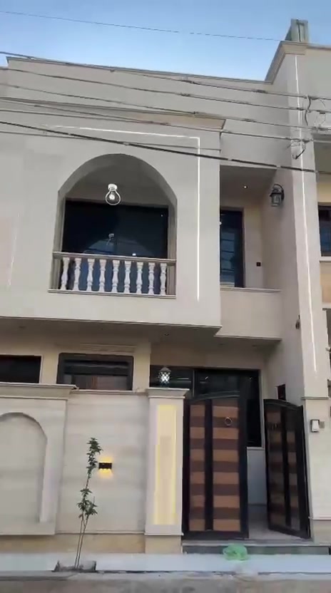 دار للبيع اخوان 100م
يحتوي عل ثلاثه عرف نوم  

البيت جديد غير مسكون البناء فول 1/1

العنوان 📍 الدورة حي دجلة الزراعي شارع الإبداع 

الاستفسار : ***********

