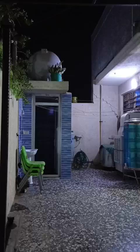 بيت للبيع ٢٠٠ متر خلف السده الفتحه الاولى  نهايت شارع ٤٠ حي الامل طابق واحد ٢نوم ومطبخ وصاله جبيره وستقبال وكراج سياره كامل من كلشي والخدمات كامله سعره ١٤٩ مليون ***********
