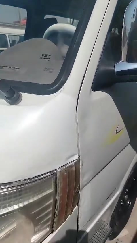 سلام عليكم شباب سياره فتون موديل ٢٠١٦ رقمها كربلاء بسمي تحويل ثاني يوم مكينه وكير جدد سياره بلاديه بيها دوس الاماميه يرادلهن تبديل خط سياره نجف كربلاء بكان السياره الشعله رقم ***********
